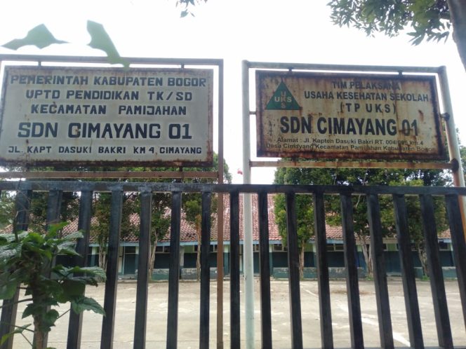 
					Kepala Sekolah, SD Negeri Cimayang 01 Apip Kunaepi Rahmat S.Pd.SD Salurkan Bantuan Program PIP TA 2024