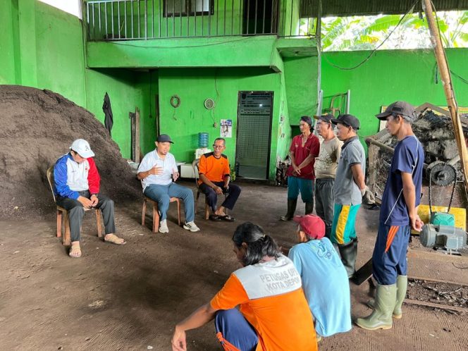 
					Perda DPRD Kota Depok Selaku Wakil Ketua Pansus Angkat Bicara Mengenai Minimnya Armada Pengangkut Sampah