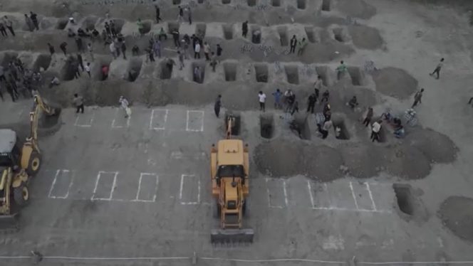 
					Sumber Foto : CNBC Indonesia
Keterangan Foto : Kuburan sedang disiapkan untuk para korban setelah serangan Israel terhadap sebuah sekolah di Minab, Iran, 2 Maret 2026. 