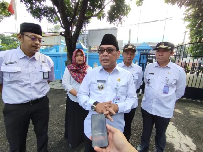 
					Camat Pancoran Mas Berharap, Dana Rw Rp300 Juta Mampu Pecahkan Masalah Banjir & Sampah di Panmas