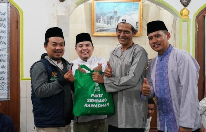 
					Ketua DPRD Kota Bogor Pimpin Tarling di Panaragan, Salurkan Bantuan Hibah Rp25 Juta untuk Masjid Al-Huda