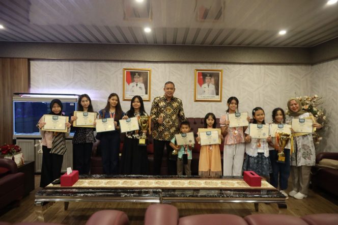 
					Wali Kota Bekasi Apresiasi Prestasi Internasional Sanggar Gantari Gita Khatulistiwa