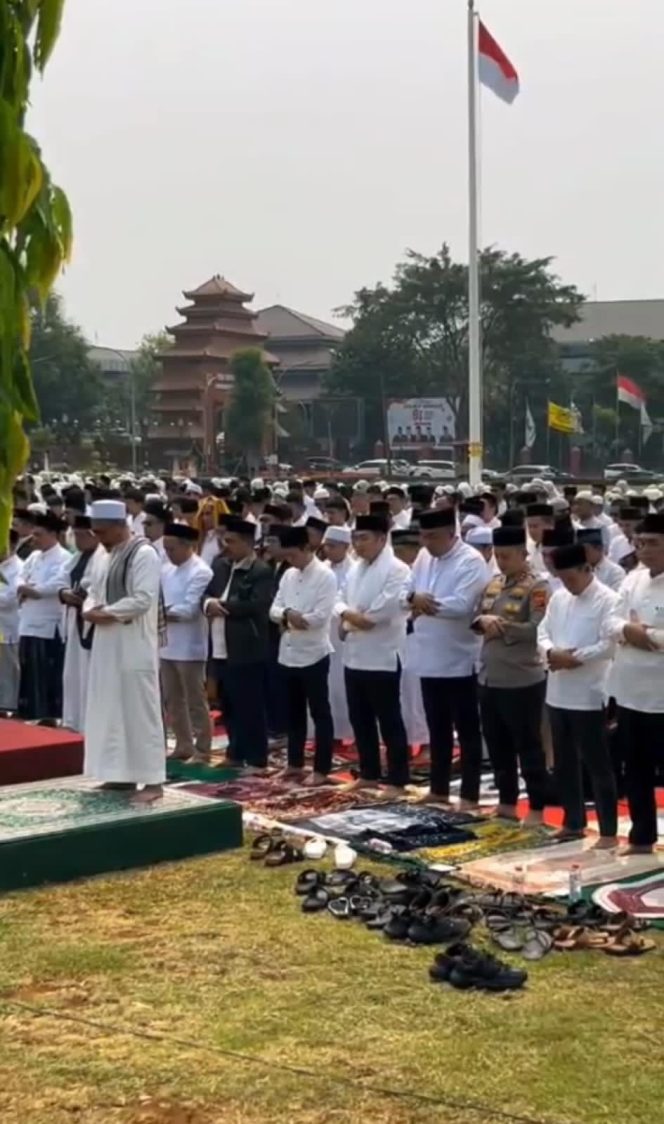 
					Kemarau Panjang Landa Kabupaten Bogor, Rudy Susmanto Bersama Ribuan Warga Gelar Salat Istisqa
