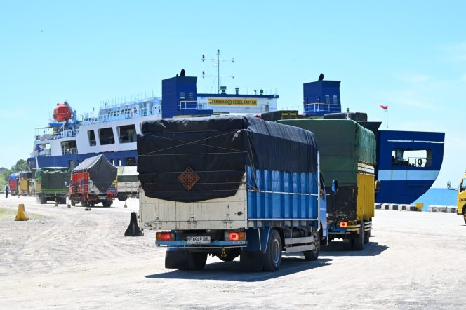 
					Kemenhub Mulai Awasi Truk ODOL di Pelabuhan, Keselamatan Angkutan Jadi Prioritas